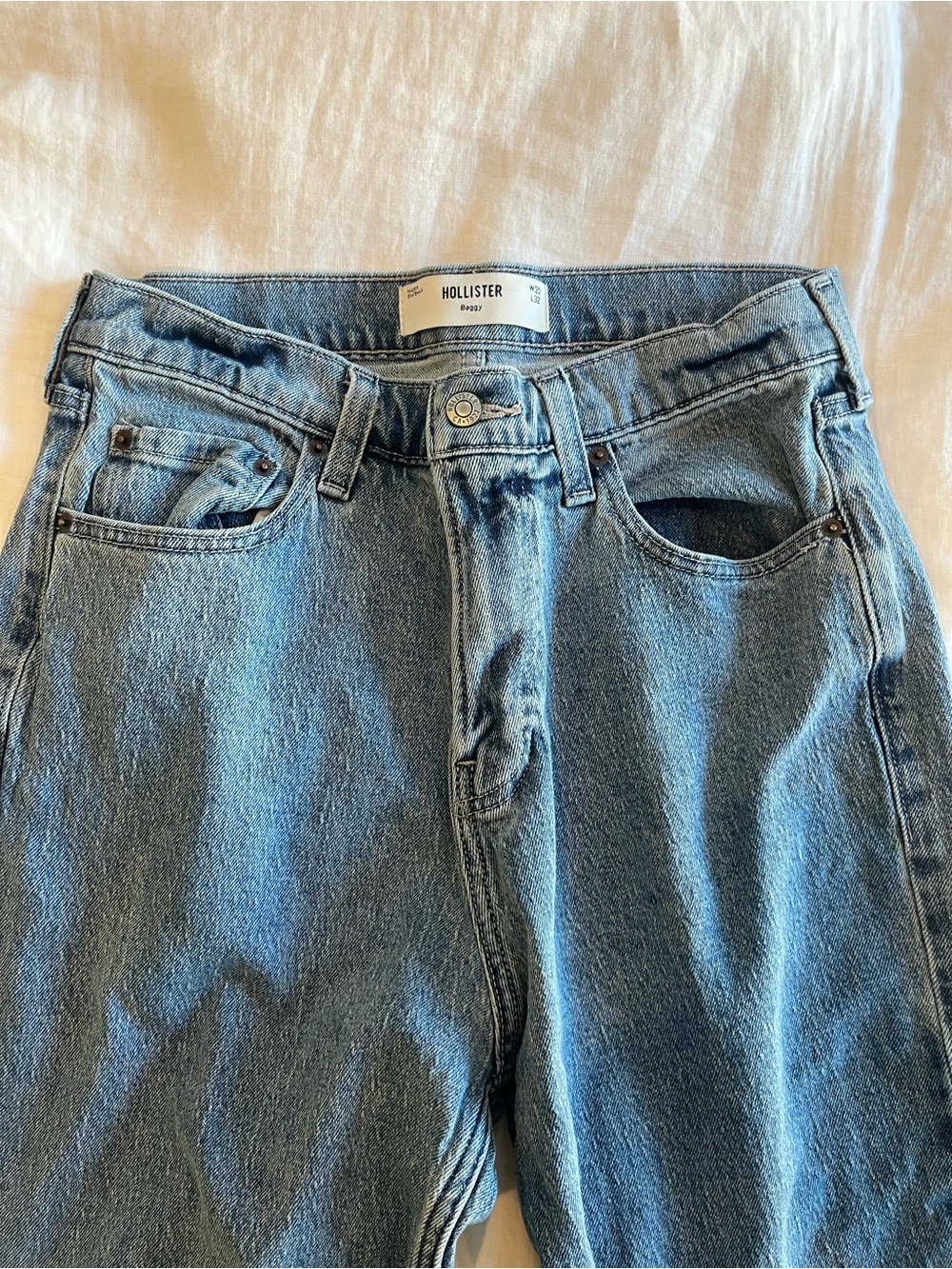 Men’s Hollister Medium Blue Baggy Jeans 30x32